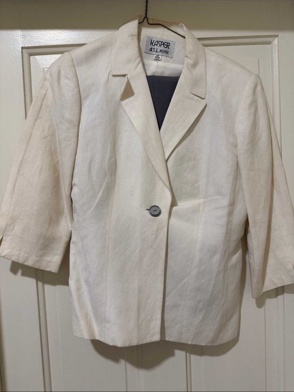 Kasper Women's Short-Sleeve Cream Blazer with Single Button